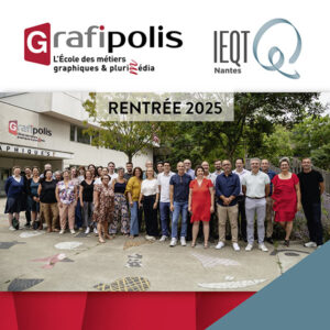 Photo de l'équipe pédagogique et administrative Grafipolis-rentrée 2025 en extérieur